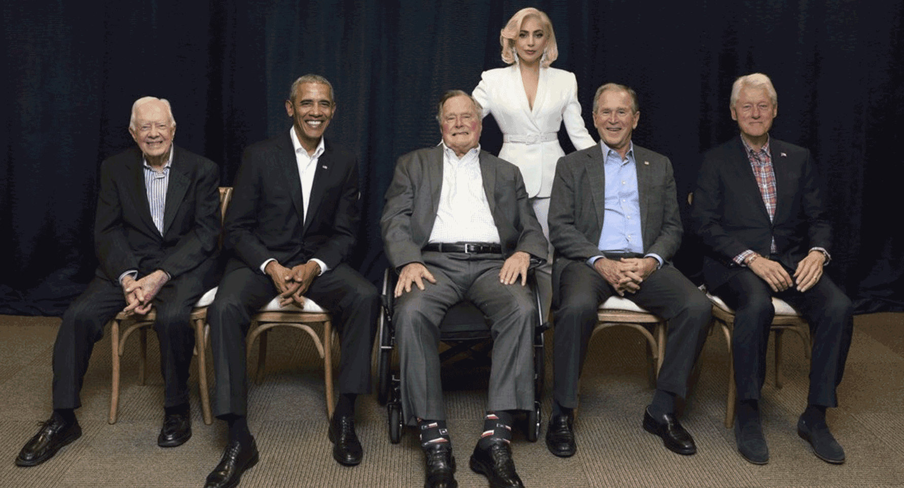 Lady Gaga and the Ex-US-Presidents, photo: https://twitter.com/ladygaga/status/921921998875439105/photo/1